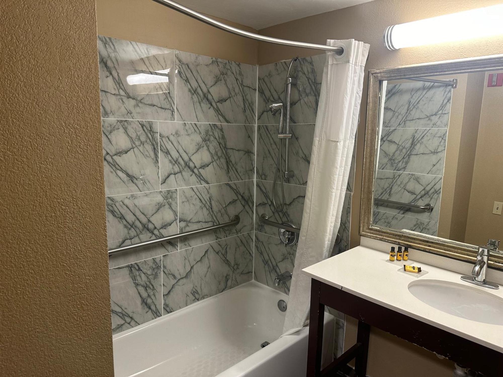 Hotel Wingate By Wyndham Near Hershey 3*